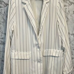 🤍White, striped, double breasted blazer🖤